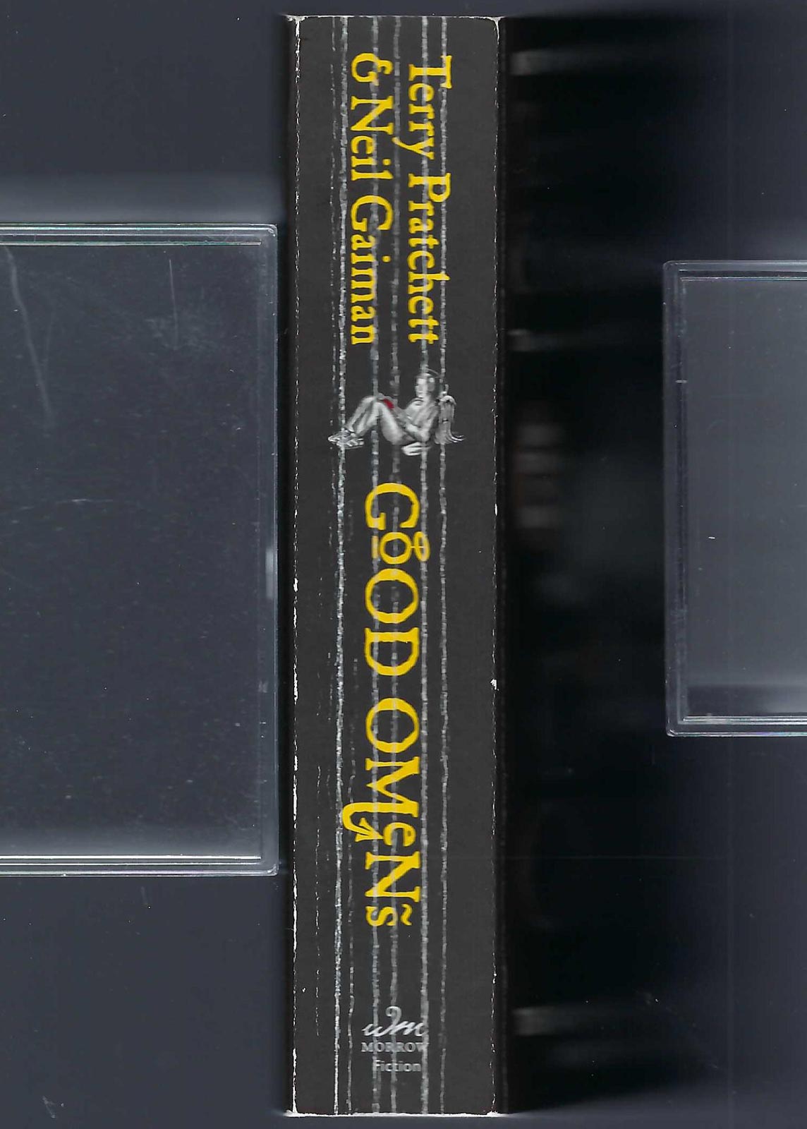 Good Omens by Neil Gaiman and Terry Pratchett spine