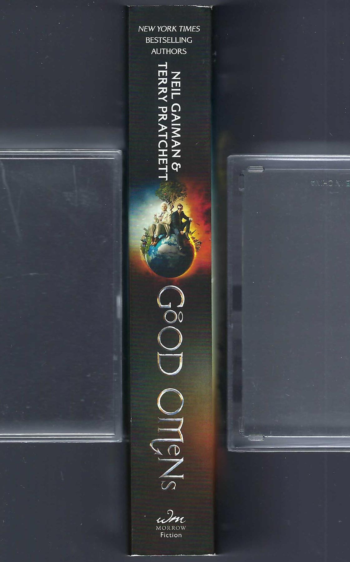 Good Omens by Neil Gaiman and Terry Pratchett spine