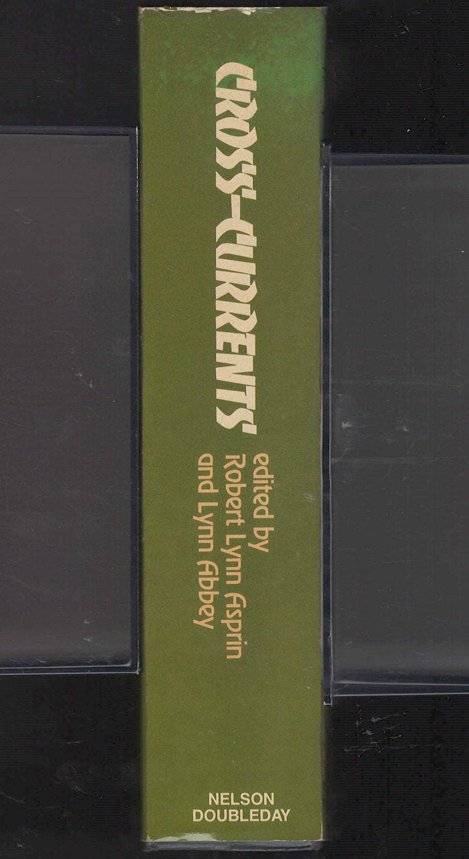 Cross-Currents a Thieves' World Anthology spine