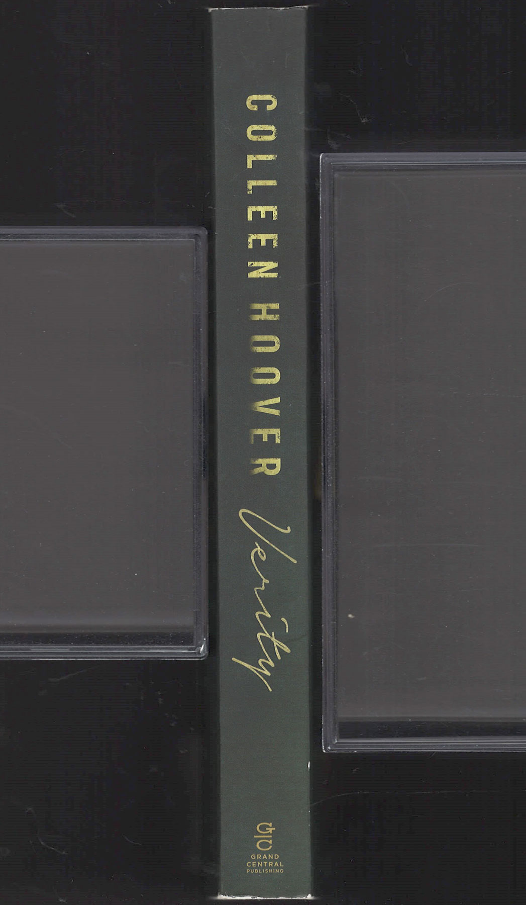 Verity by Colleen Hoover spine