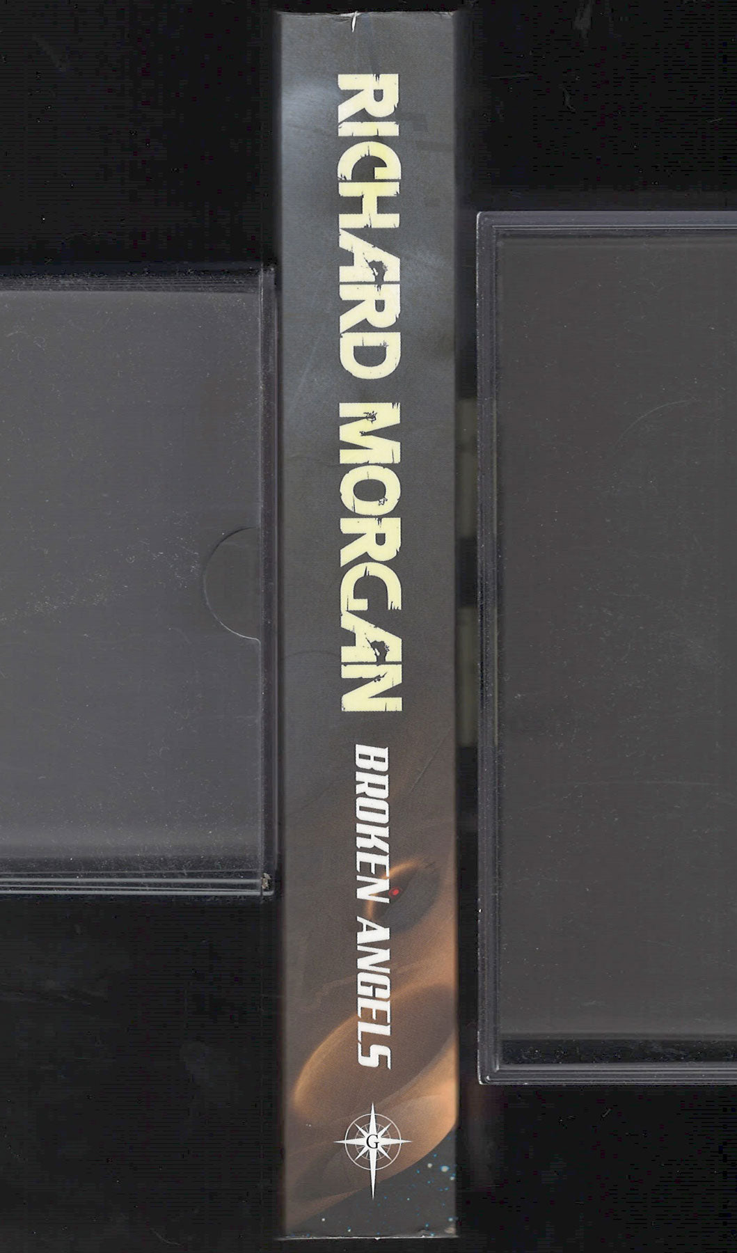 Broken Angels by Richard Morgan spine