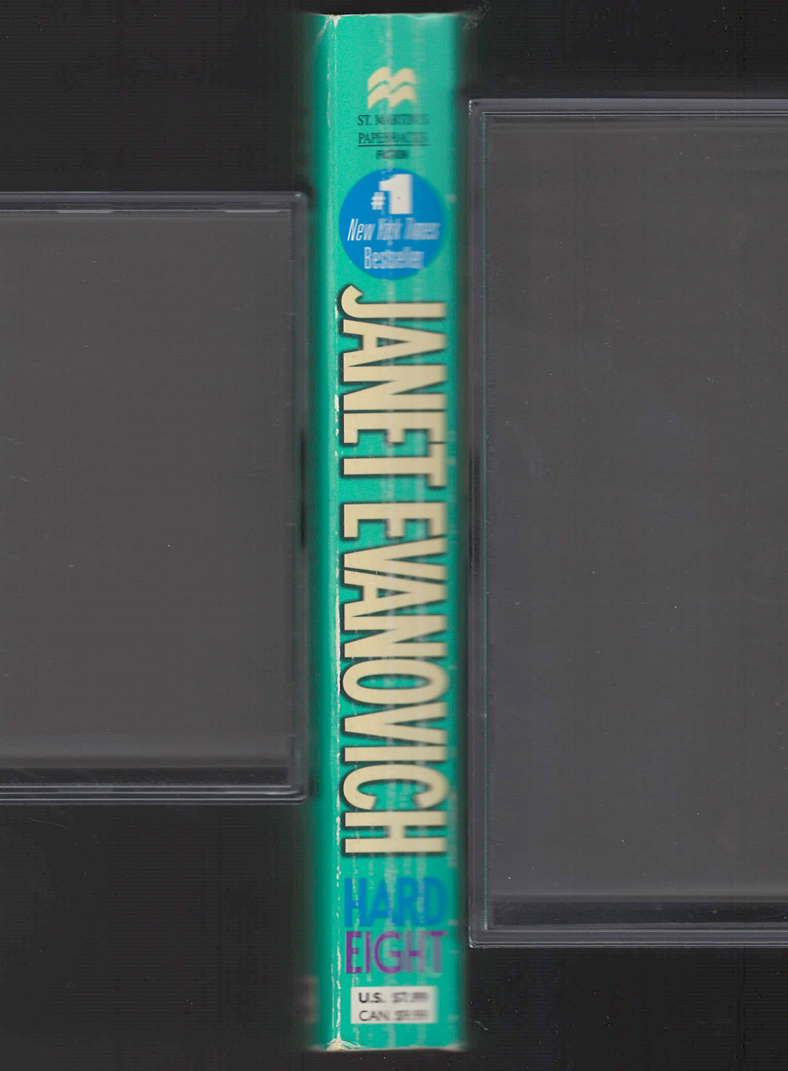 Hard Eight by Janet Evanovich spine