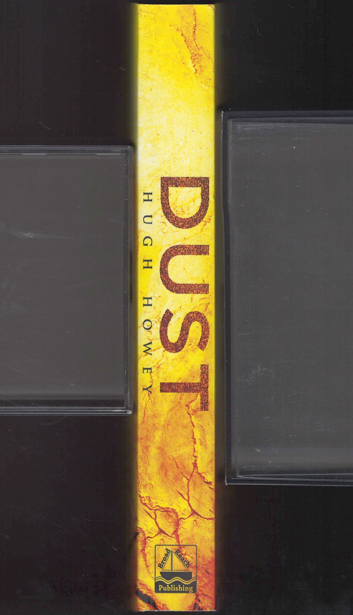 Dust by Hugh Howey spine