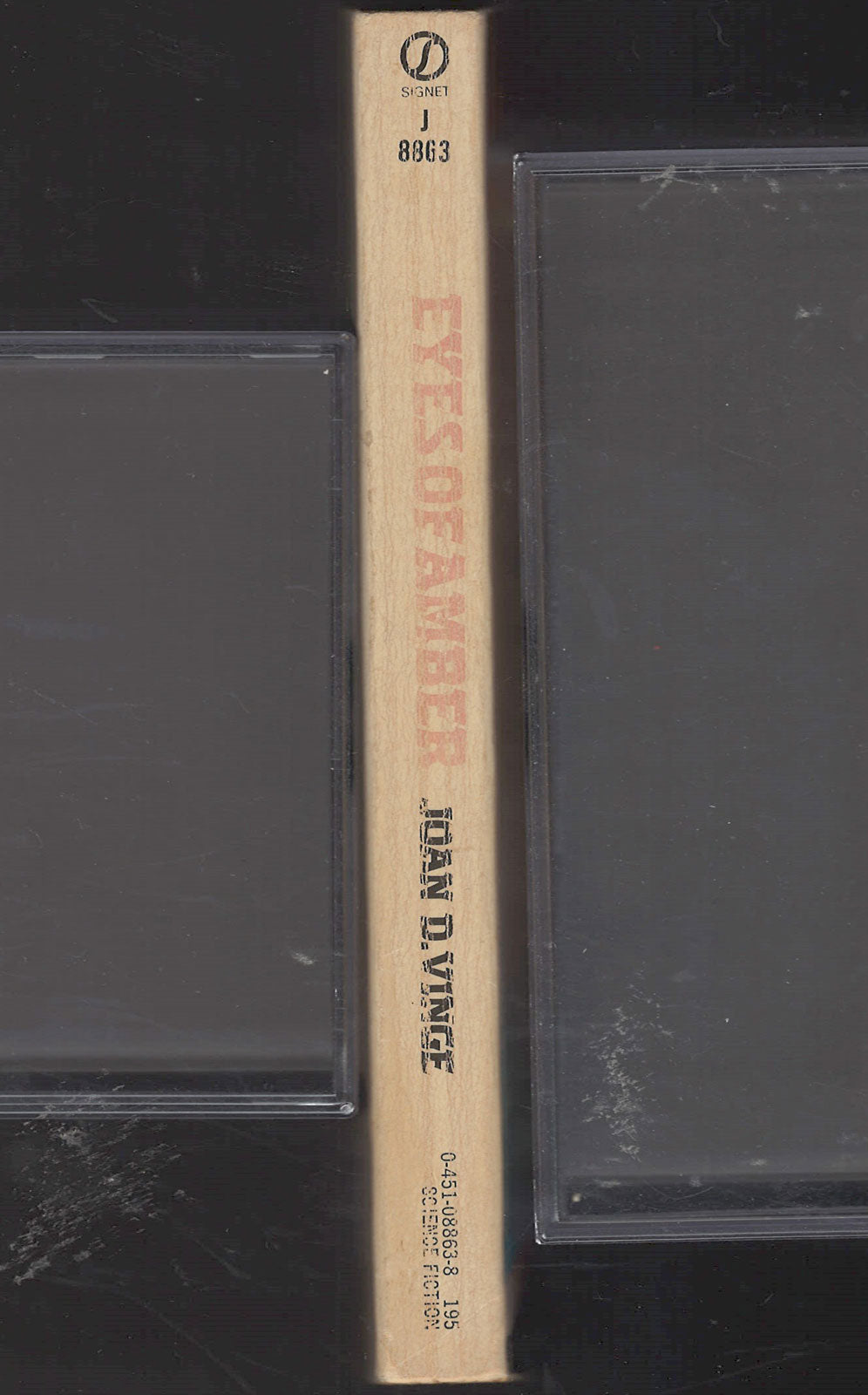 Eyes of Amber and Other Stories by Joan Vinge spine