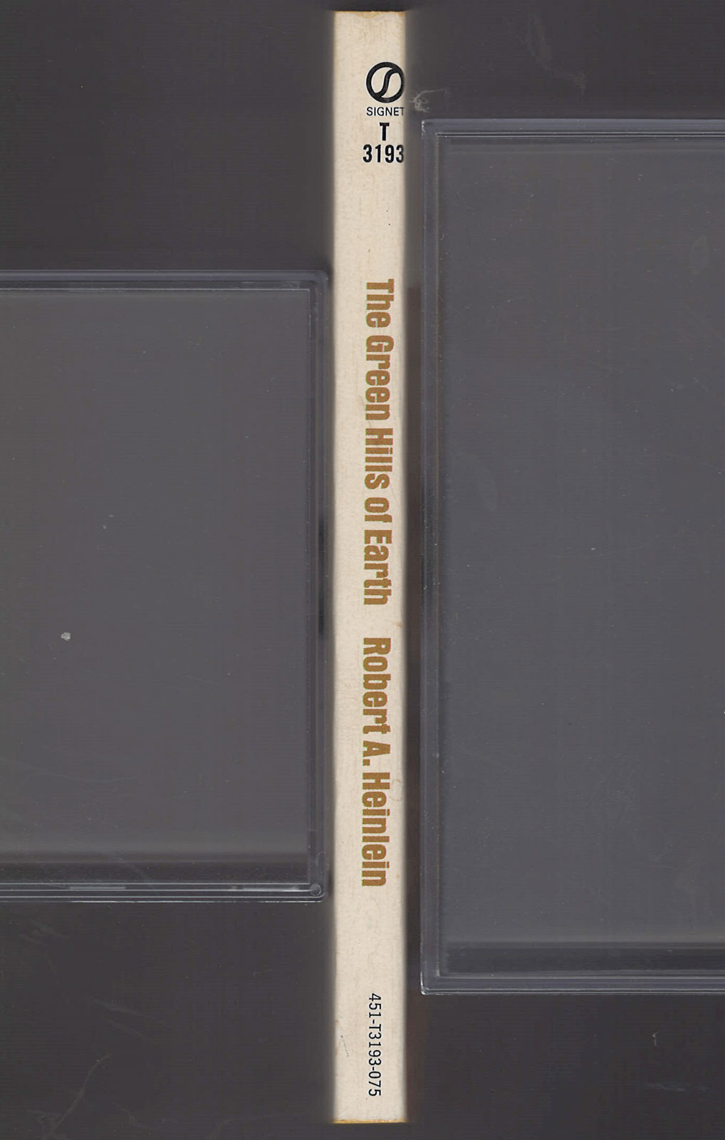 The Green Hills of Earth by Robert A. Heinlein spine