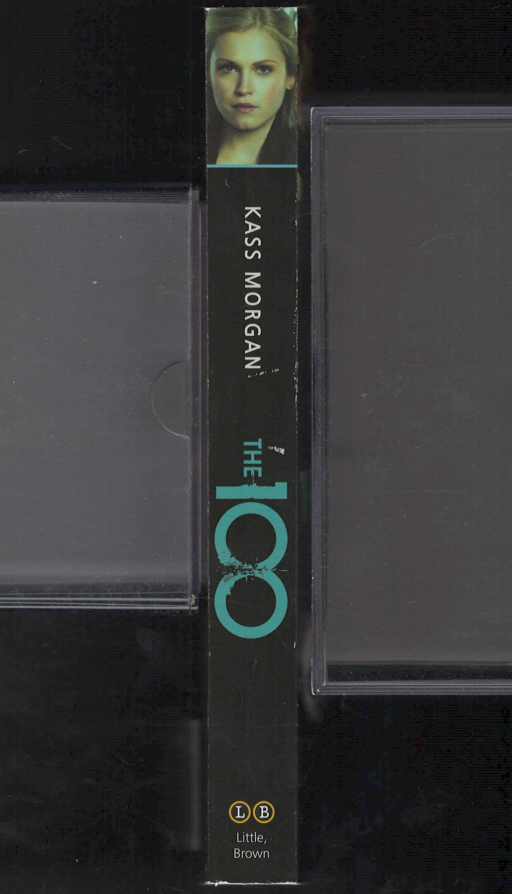 The 100 by Kass Morgan spine