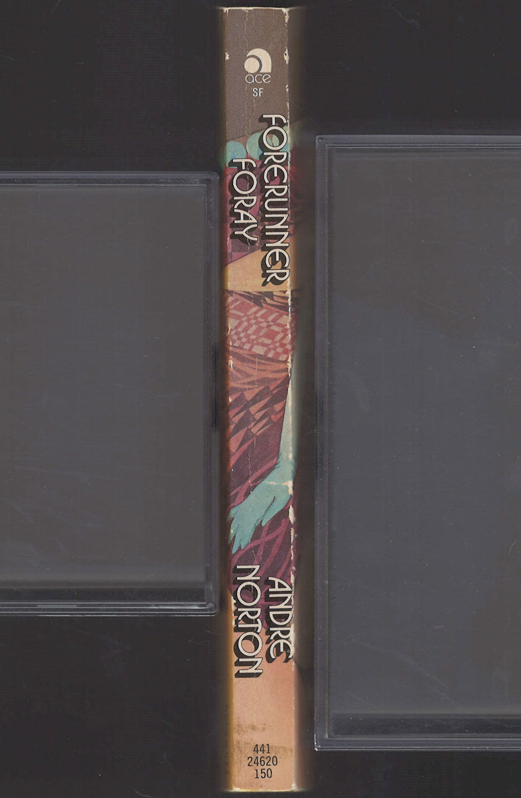 Forerunner Foray by Andre Norton spine