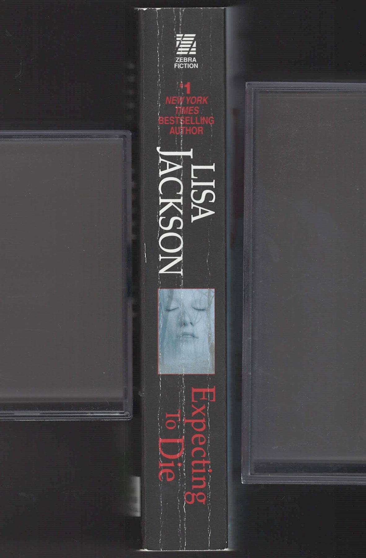 Expecting to Die by Lisa Jackson spine