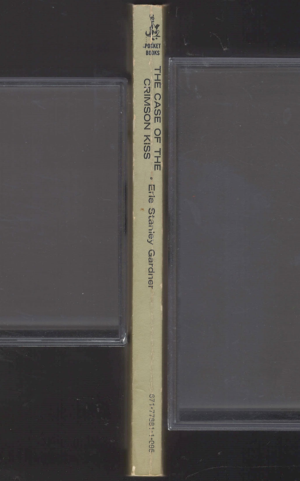 The Case of the Crimson Kiss by Erle Stanley Gardner spine