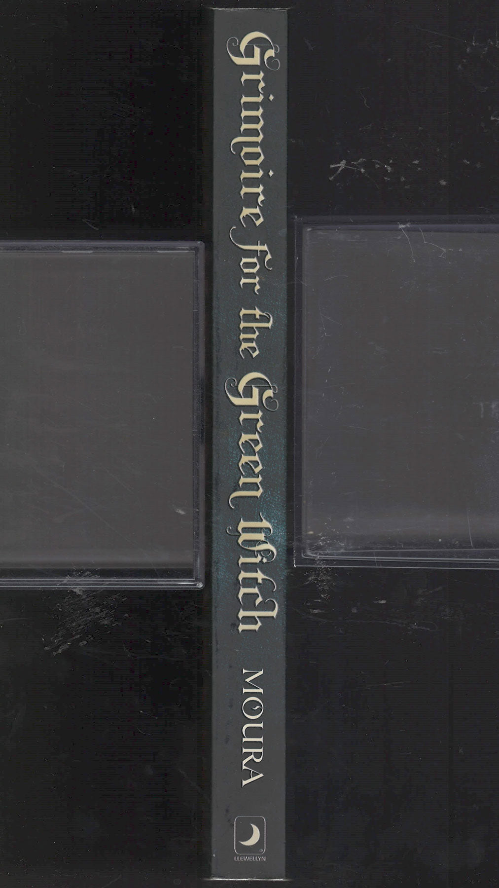 Grimoire for the Green Witch by Ann Moura spine