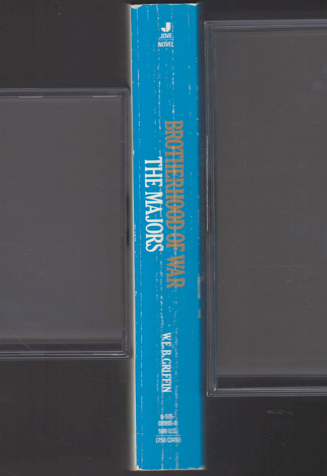 The Majors by W.E.B. Griffin front cover spine