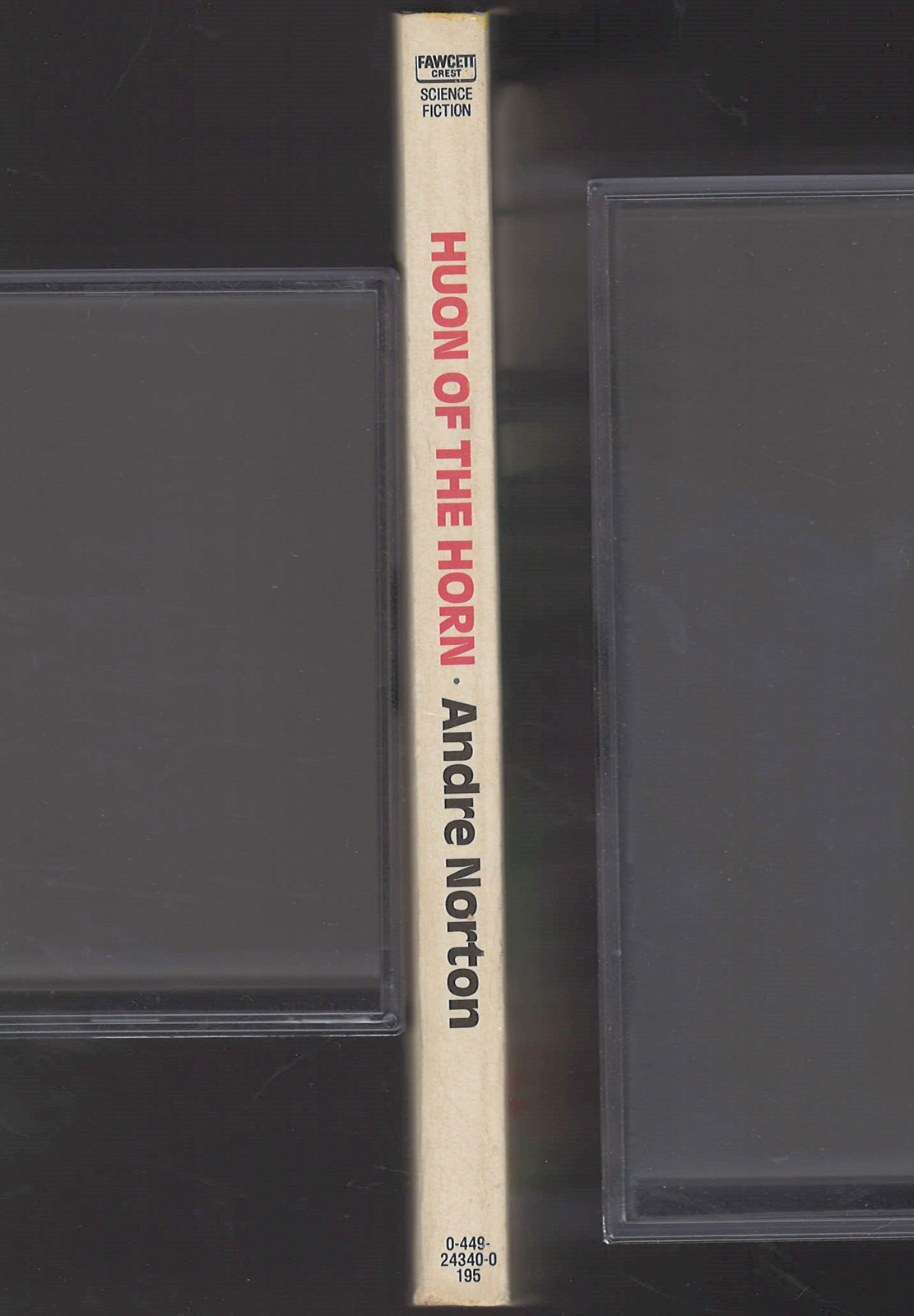 Huon of the Horn by Andre Norton spine