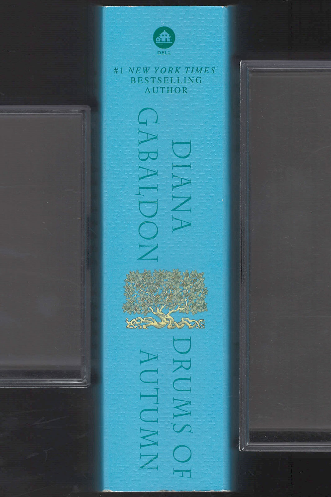 Drums of Autumn by Diana Gabaldon spine