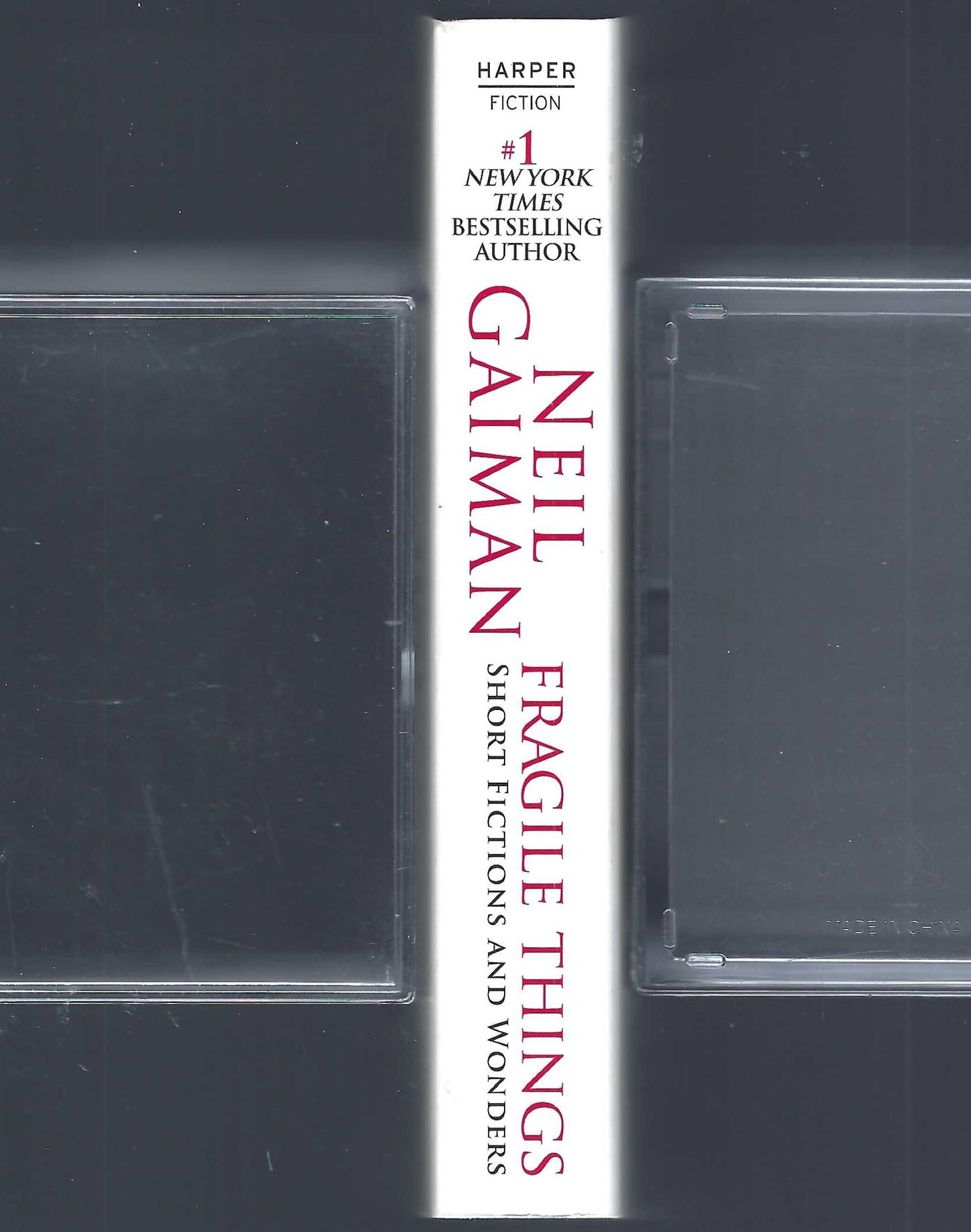 Fragile Things by Neil Gaiman spine