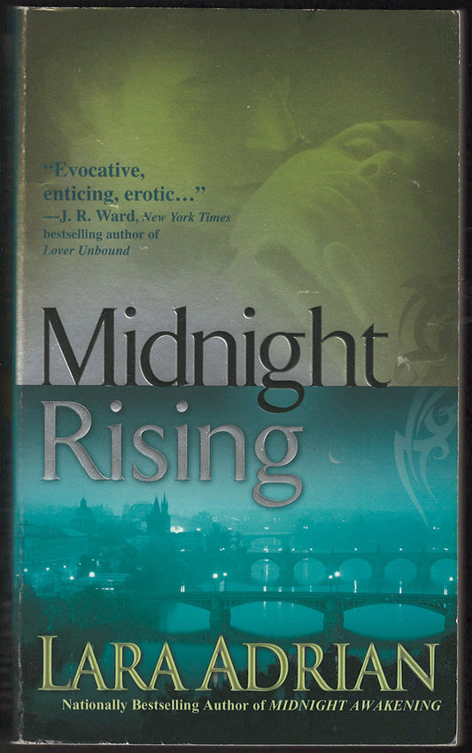 Midnight Rising by Lara Adrian front cover