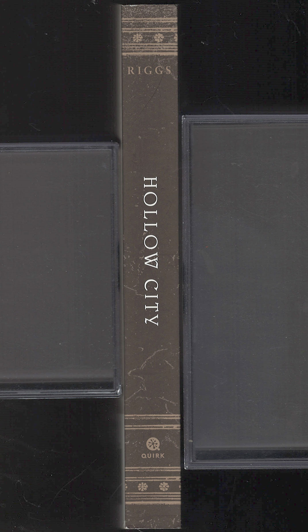 Hollow City by Ransom Riggs spine