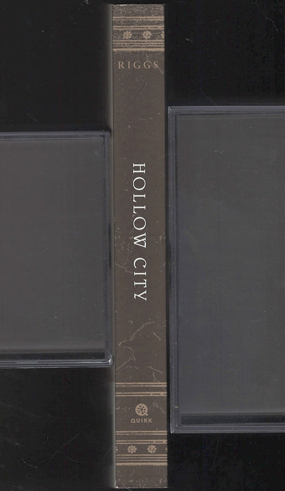 Hollow City by Ransom Riggs spine