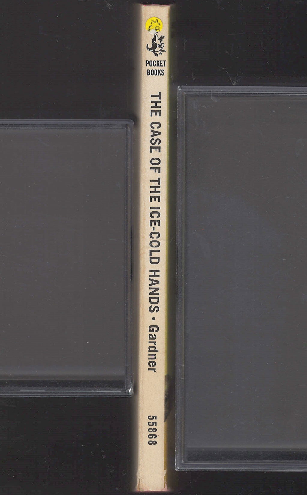 The Case of the Ice-Cold Hands by Erle Stanley Gardner spine