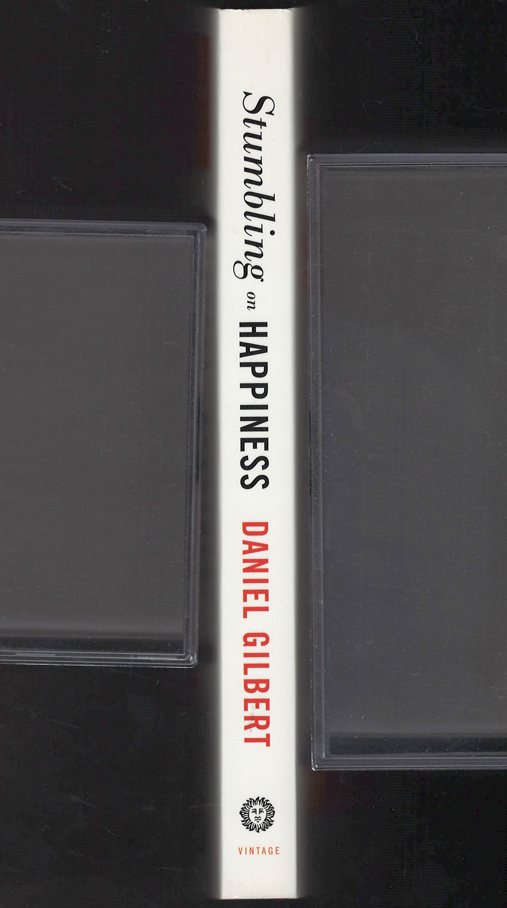 Stumbling on Happiness by Daniel Gilbert spine