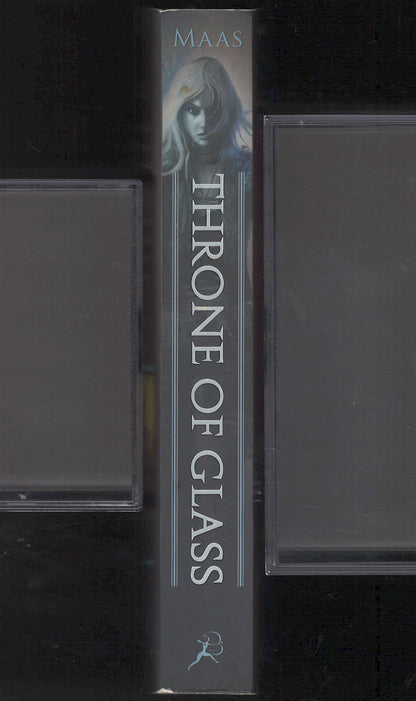 Throne of Glass by Sarah J. Maas spine