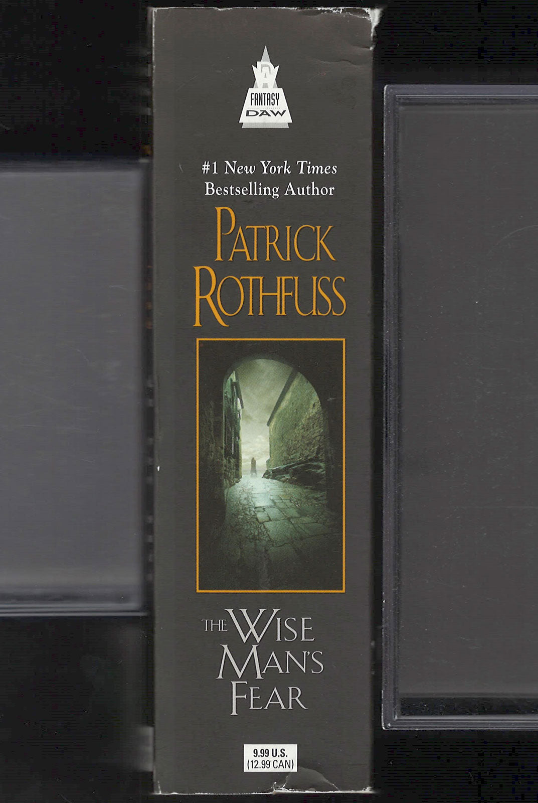 The Wise Man's Fear by Patrick Rothfuss spine