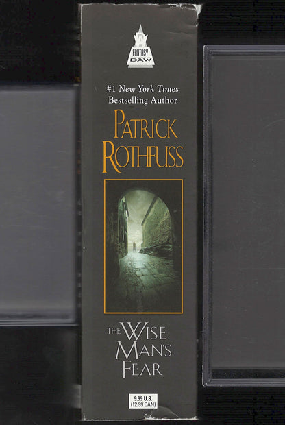 The Wise Man's Fear by Patrick Rothfuss spine
