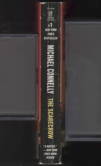 The Scarecrow by Michael Connelly spine