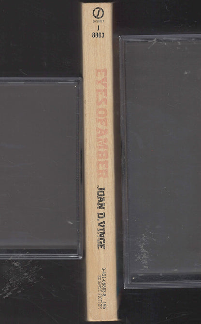 Eyes of Amber and Other Stories by Joan Vinge spine