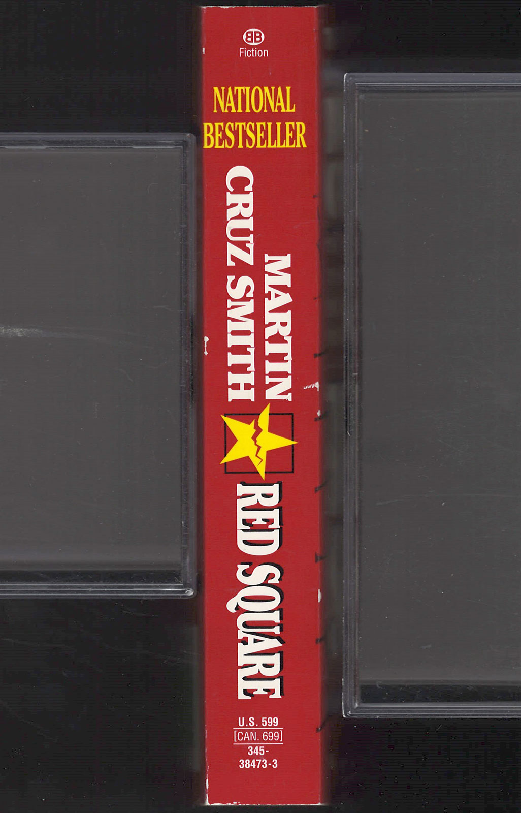 Red Square by Martin Cruz Smith spine