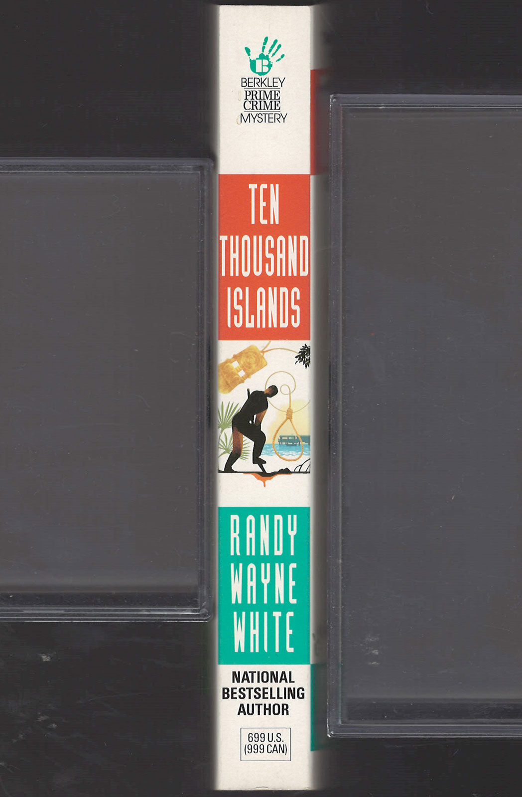 Ten Thousand Islands by Randy Wayne White spine