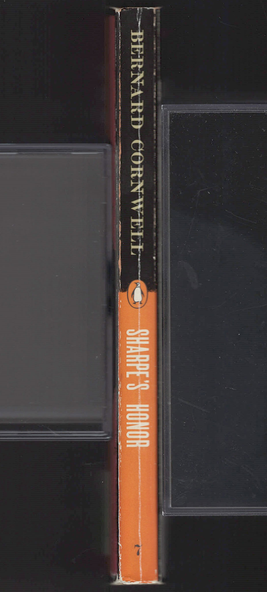 Sharpe's Honor by Bernard Cornwell spine