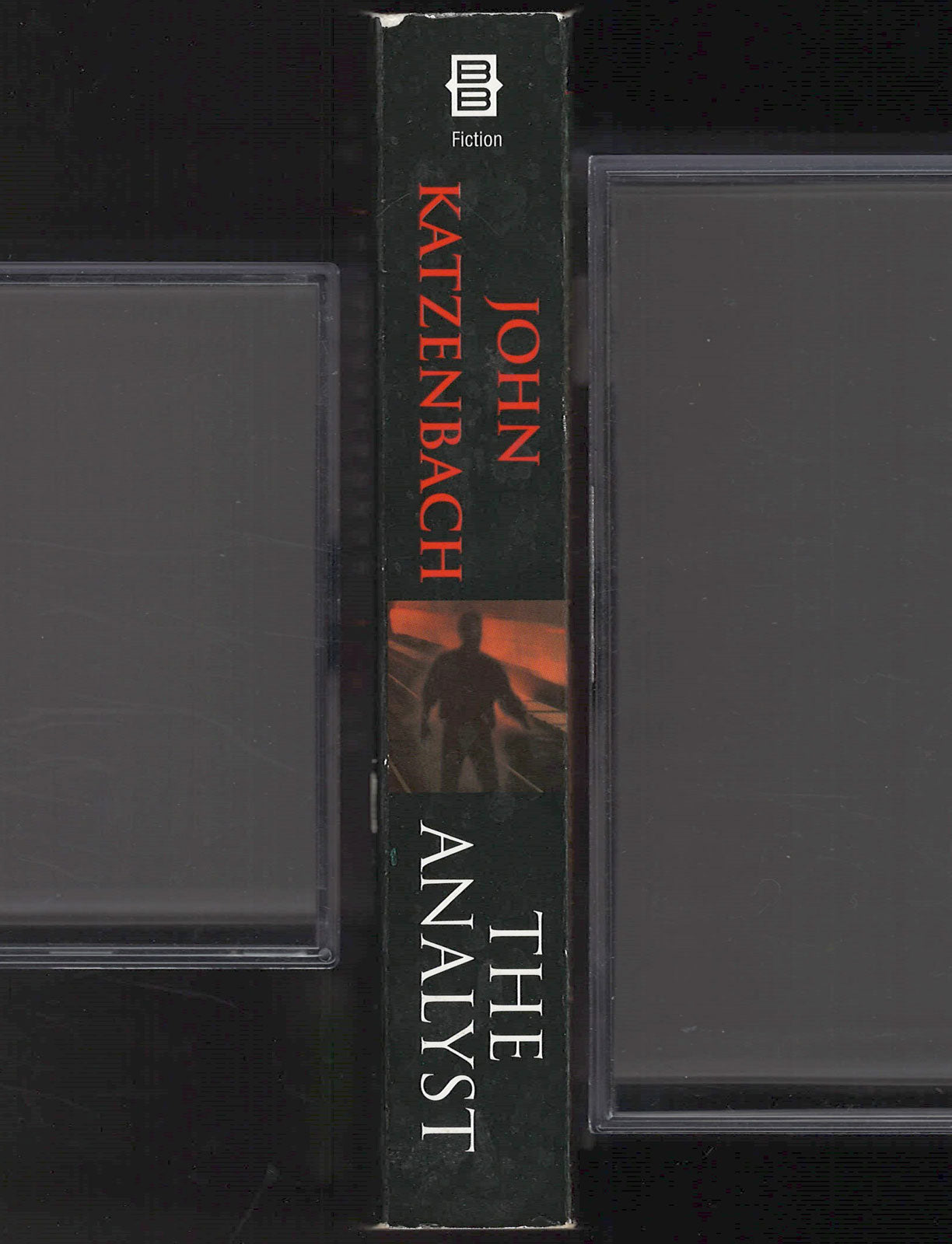 The Analyst by John Katzenbach spine