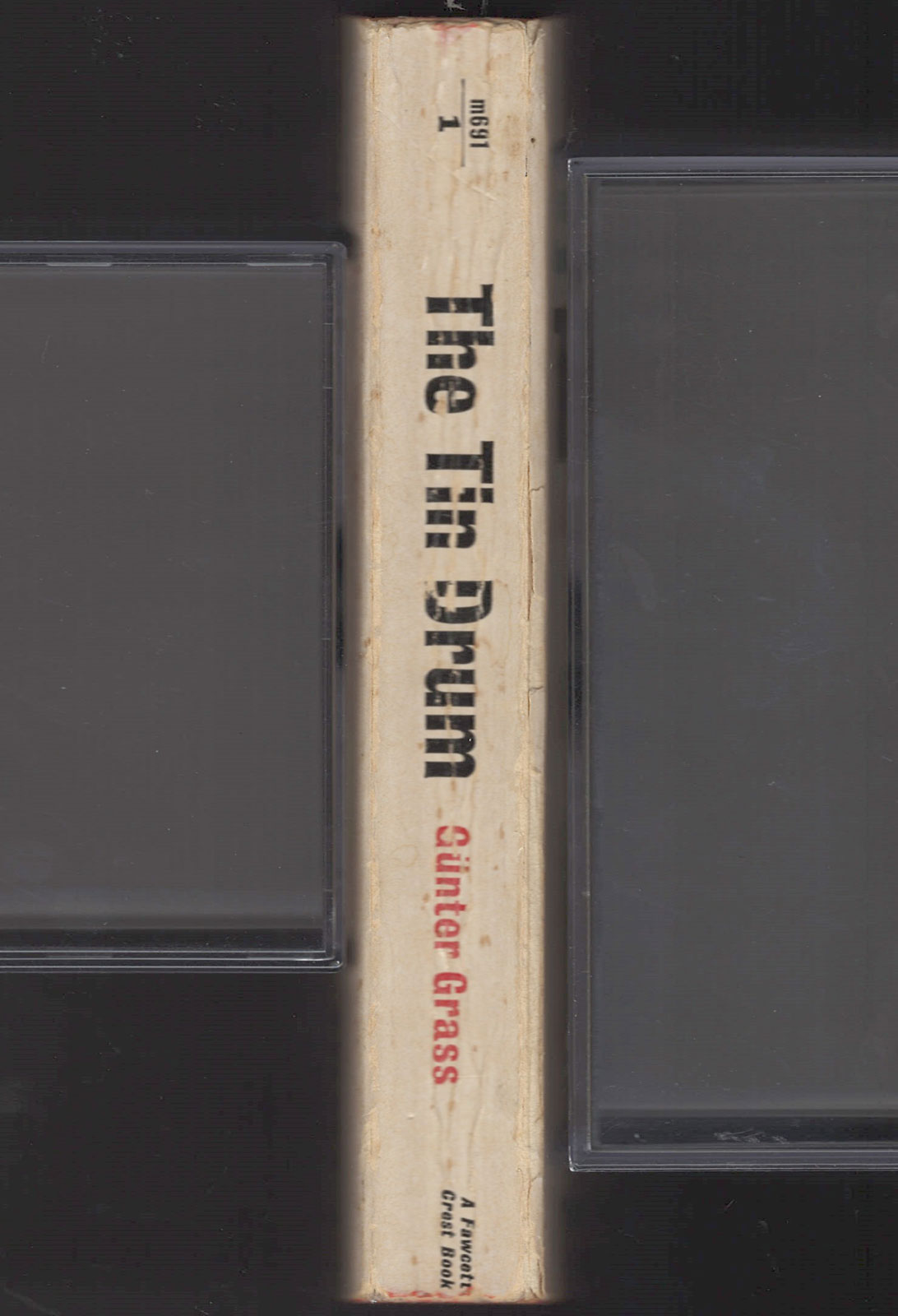 The Tin Drum by Gunter Grass spine