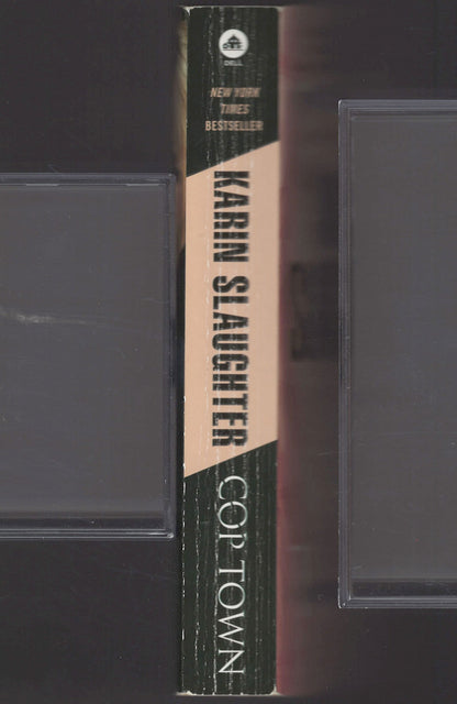Cop Town by Karin Slaughter spine
