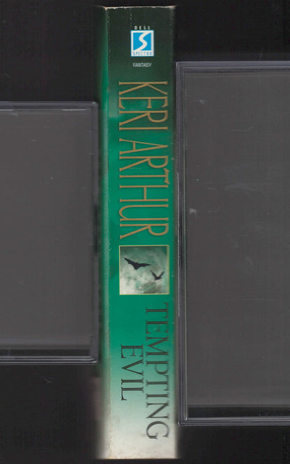 Tempting Evil by Keri Arthur spine