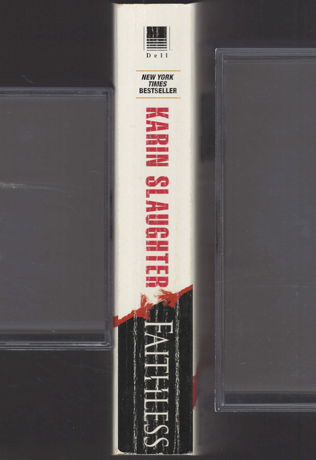 Faithless by Karin Slaughter spine