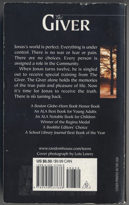 The Giver by Lois Lowry back cover